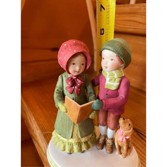 Vintage Holly Hobbie Joy To The World Porcelain Figurine 1979 - Picture 4 of 4